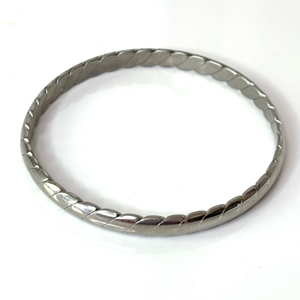 Vintage Monet Twist Design Signed Silver Tone Bangle Bracelet Size 7.75